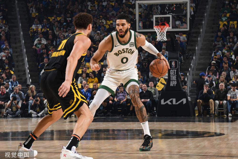 通过其在国 通过其在国